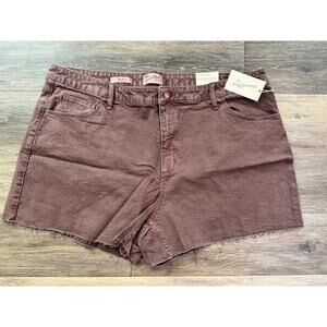 Universal Thread Women's Vintage Midi Shorts Sandpiper,  Size 22W